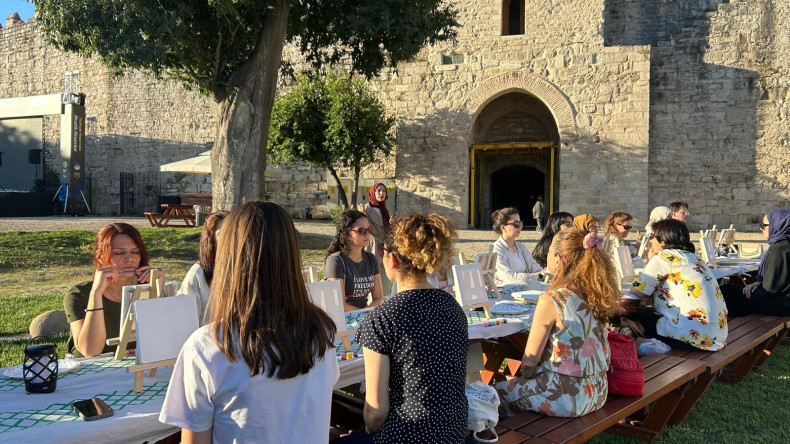 Yedikule Hisarı'nda Duygularla Buluşma: Kadın ve Aile Birimimizden “Renklerle İçe Yolculuk” Etkinliği