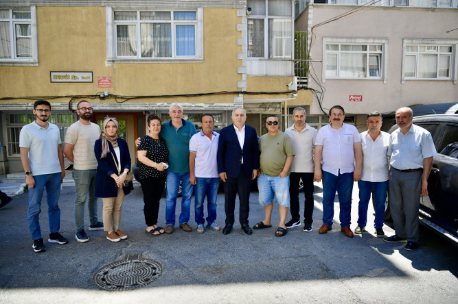 Başkan Turan, Kocamustafapaşa Mahallesi'nde Yer Alan Kemancılar Sitesi'ndeki Kat Malikleriyle Kentsel Dönüşüm Süreci İçin Bir Araya Geldi