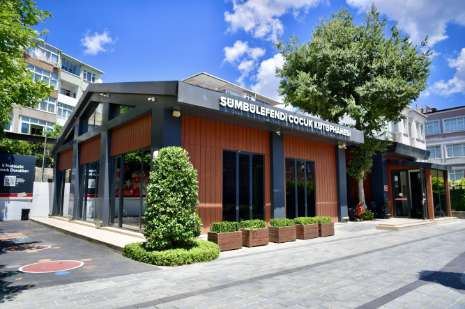 Başkan Turan, Yaz Neşesini Sümbülefendi Çocuk Kütüphanemizde Miniklerimizle Paylaştı