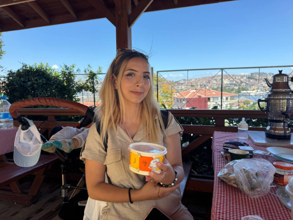 Bahçede Paylaşmanın Bereketi: Ayvansaray'da Aşure Günü