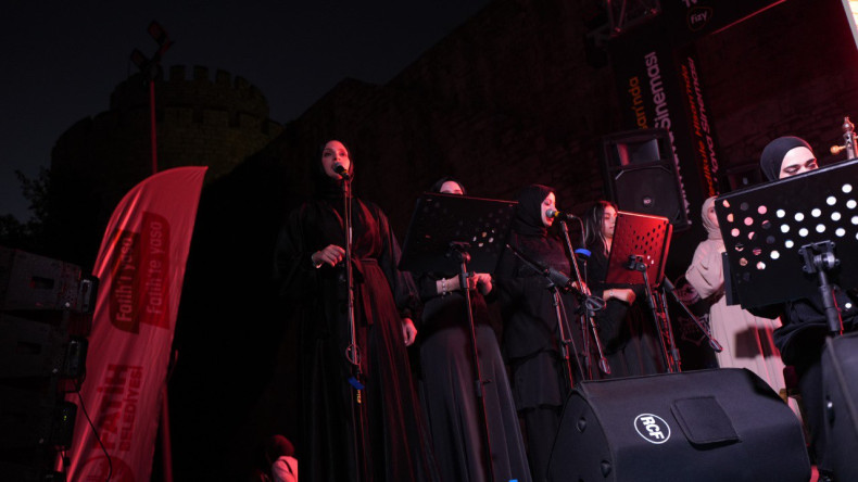 Kadim Surların Ritmi: Zeygâh Ritim Topluluğu Yedikule Hisarı'nda Kadınlarla Buluştu