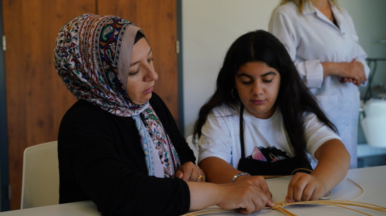 KARINCA'da Yaz Eğitimlerimiz Başladı: Bambu Sepetler, Yavuz Selim'de Annelerin ve Çocuklarımızın Ellerinde Şekillendi