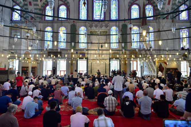 Vali Gül ve Başkan Turan, 15 Temmuz'un Yıl Dönümünde Şehitlerimizi Fatih Camii'nde Rahmetle Yâd Etti