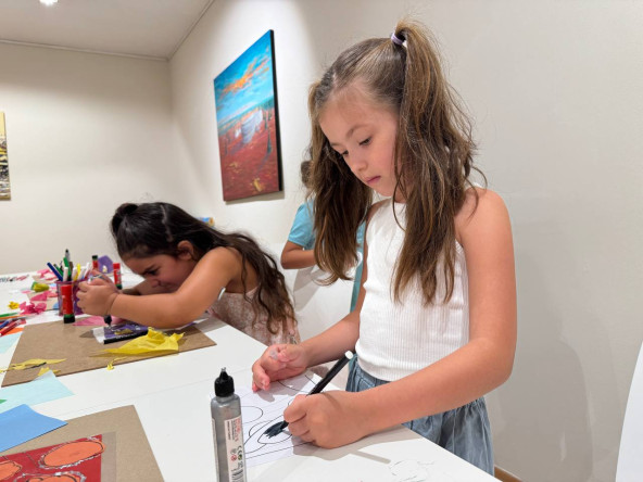 Camdan Gezegenler Atölyesi ile Kadırga Sanat Galerileri'nde Renkli Bir Yolculuk Başladı