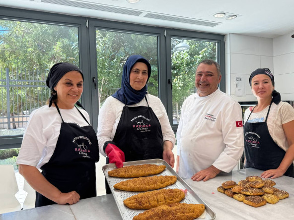 Vatandaşlarımız, KARINCA El Emeği Eğitim Birimi'nin Silivrikapı'daki “Çıtır Ekmek Tarifleri” Atölyesi'nde Buluştu