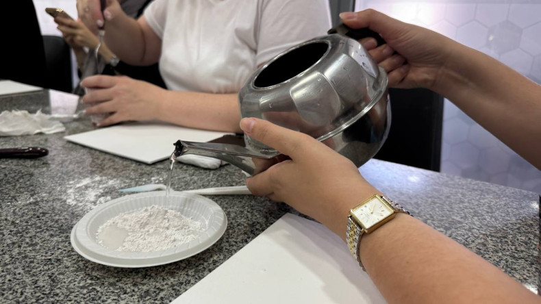 Fatih Sanat Akademisi'nde Renk, Form ve Dokunun Buluşması: Dokulu Tablo Atölyesi Sanatseverleri Ağırladı