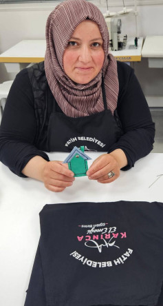 KARINCA El Emeği Eğitim Birimi'nde Deriyle Üretim Süreci: Vatandaşlarımız Yavuz Selim'de Saraciye Tekniğiyle Anahtarlıklar Tasarladı