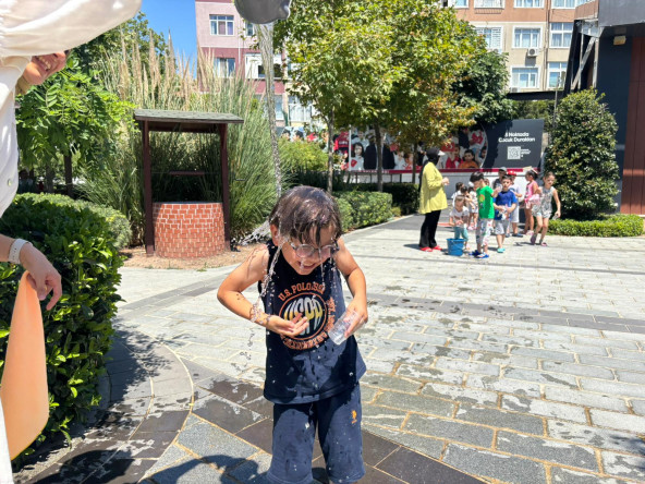 Sümbül Efendi Çocuk Kütüphanemizde Yaz Sıcağına Keyifli Bir Mola: Açık Alan Su Oyunlarıyla Dolu Dolu Bir Gün