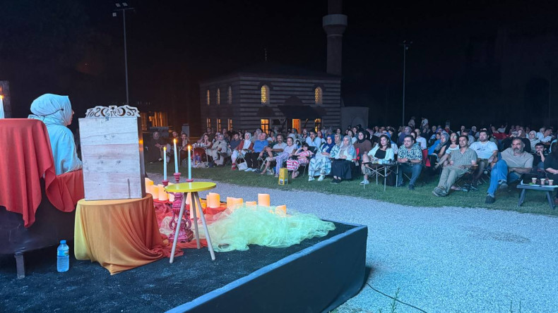 Yedikule Hisarı'nda “Mekanın Ruhu Masal Gecesi”: İstanbul'un Eski Masalları Tarihî Dokuda Yeniden Canlandı