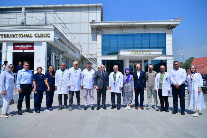 Başkan Turan, Belediyemizin Bezmiâlem Vakıf Üniversitesi Hastanesi'ndeki Geleneksel Sünnet Programında Çocuklarımızı Ziyaret Etti