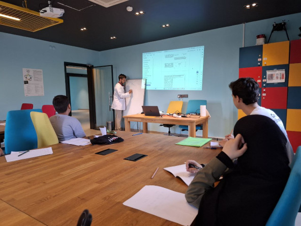 Bilim Fatih ve TÜBİTAK İş Birliğiyle Geleceğin Bilim İnsanlarına Yönelik Eğitim Programı Başladı