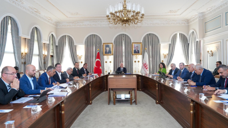 Başkan Turan, Vali Gül Başkanlığında Gerçekleştirilen Kentsel Dönüşüm Komisyonu Değerlendirme Toplantısı'na Katıldı