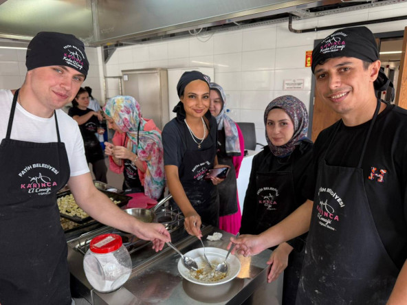 Silivrikapı'da Geleneksel Tatlar: KARINCA El Emeği Eğitim Birimimiz ile Mantı Yapımı