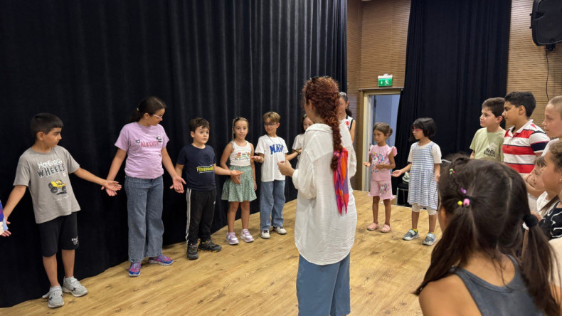 Çocuklarımız Fatih Sanat Akademisi'ndeki Yaratıcı Drama ile Hayal Dünyalarına Adım Attı