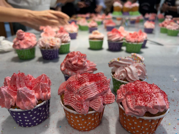 Silivrikapı'da Tatlı Buluşma: KARINCA El Emeği Eğitim Birimi'nden Cupcake Eğitimi