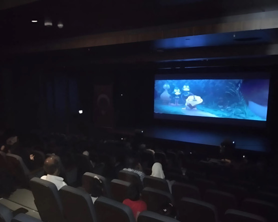“Koca Ayak ve Ailesi” Filmi, Fatih Sultan Mehmet Kültür Merkezi'nde Miniklerimizle Buluştu
