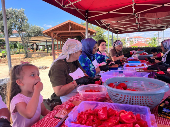 Ayvansaray Bahçe'de Çocuklarımız ve Aileleriyle Geleneksel Konserve Yapımı: Doğayla Buluşmanın Keyfi
