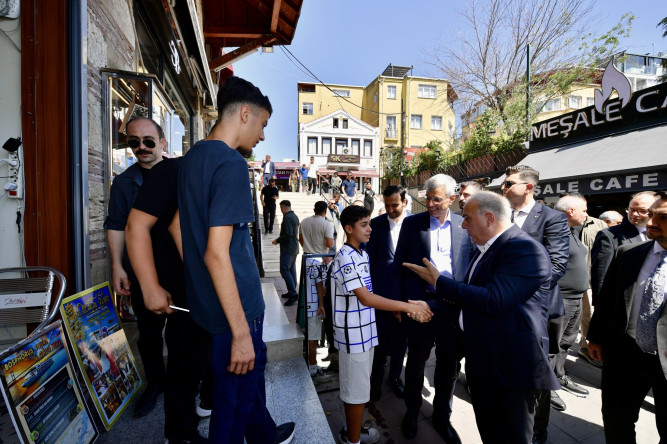 Sağlık Bakanımız Memişoğlu ve Başkan Turan'dan Arasta Çarşısı'na Ziyaret