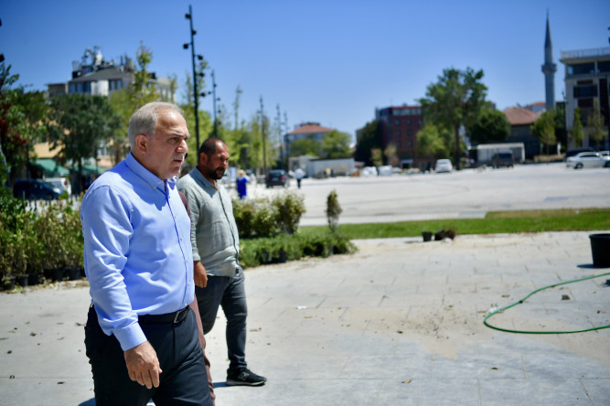 Başkan Turan, Fatih'in Yeni Yaşam Alanı Topkapı Kaleiçi Meydanı'nda Tamamlanmak Üzere Olan Çalışmaları Yerinde İnceledi