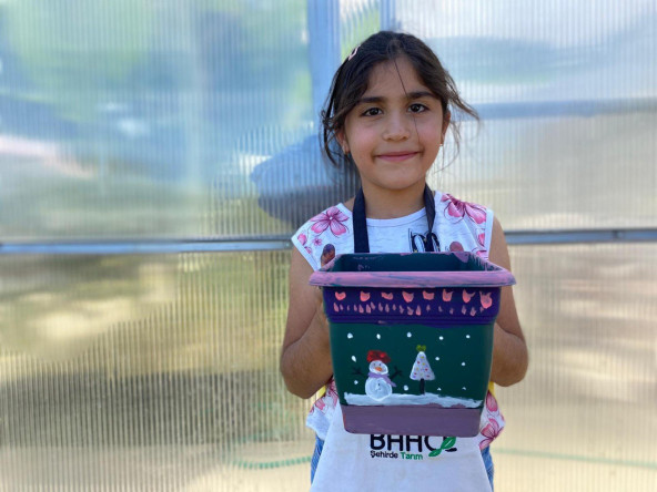 Saksılar Renklendi: Ayvansaray Bahçe'de Doğa ve Sanat Buluştu