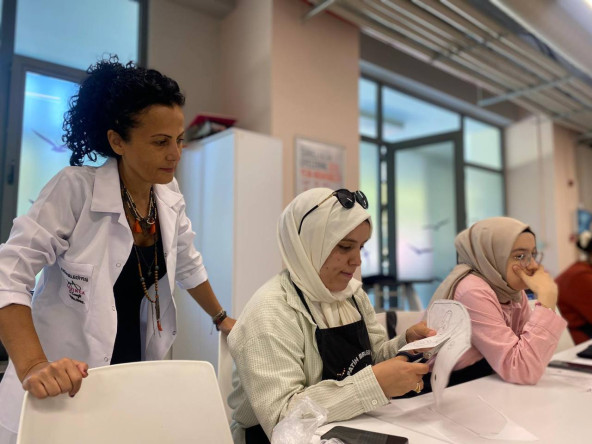 KARINCA El Emeği Eğitim Birimi ile “Kırk Yama” Atölyesi: Fındıkzade'de Geri Dönüşüm ve El Sanatlarıyla Yeni Bir Hikâye