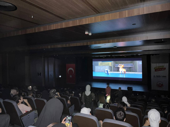 “Kediler Müzede” Filmi, Fatih Sultan Mehmet Kültür Merkezi'nde Miniklerimizle Buluştu