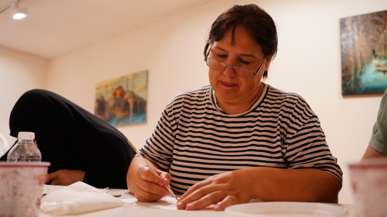 Kadırga Sanat Galerileri'nde Zarif Tezhip Desenleri Kartpostallara Taşındı