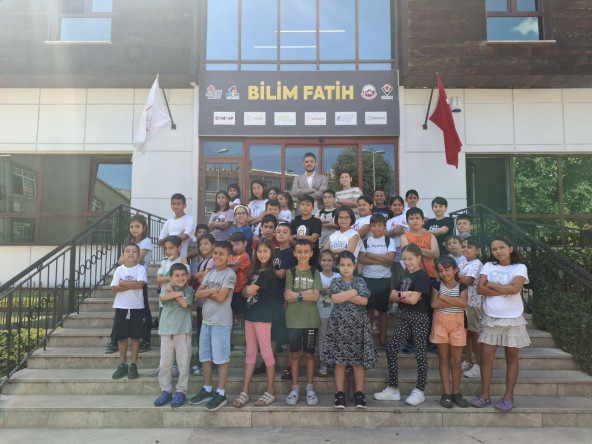 NASA'da Yayımlanan Makalesiyle Tanınan Astrofizikçi Oğuzhan Çolak, Bilim Fatih'te Öğrencilerimizle Buluştu