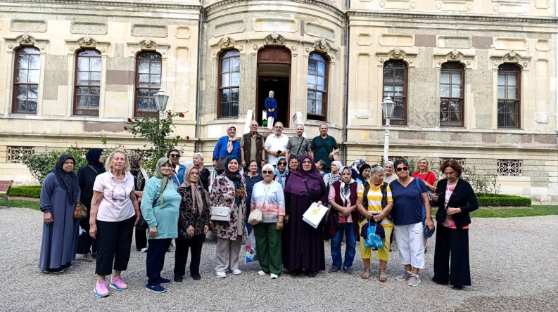 Yadigâr Kahvesi'ndeki Kıymetli Büyüklerimizle Tarihî Kasırlarda Keyifli Bir İstanbul Yolculuğu