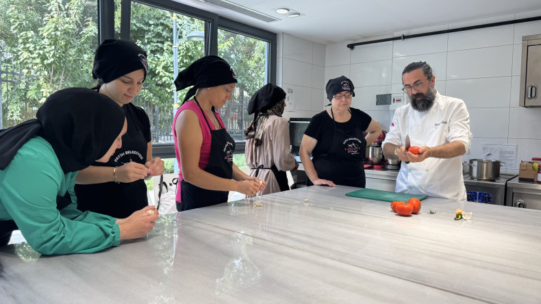 Vatandaşlarımız KARINCA El Emeği Birimi'nin Silivrikapı'da Düzenlediği Pizza Yapım Atölyesi'nde Buluşuyor