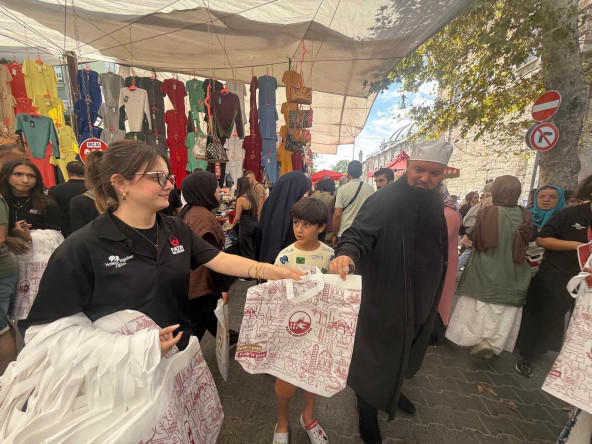 Halkla İlişkiler Ofisimizden Çarşamba Pazarı'nda Vatandaşlarımıza Bez Çanta Hediyesi