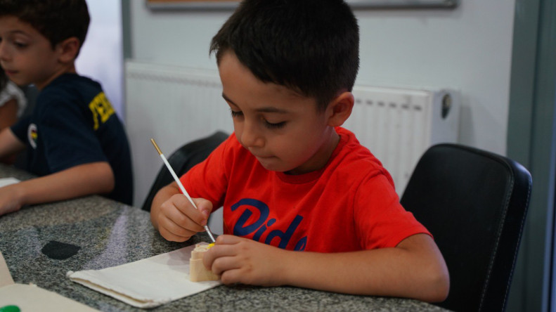 Fatih Sanat Akademisi'nde Çocuklarımız El Emeği Oyun Keseleriyle Hayal Gücünü Keşfetti