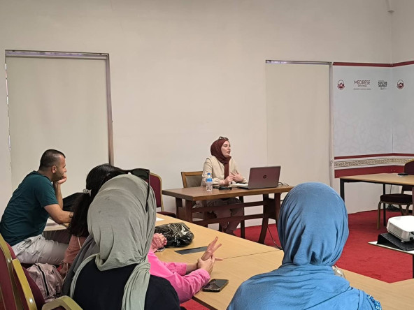 Medrese Davutpaşa'da İngilizceyi Oyunlarla Öğrenme Programı Başladı