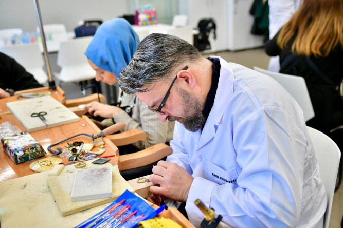 Emek ve Üretimin Merkezi KARINCA El Emeği Eğitim Birimi'nde Yeni Sezon Kayıtları Başladı