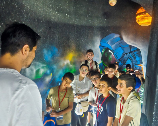 Bilim Fatih ile Öğrencilerimiz, El Battani Uzay Evi Gezisinde Gökyüzünün Sırlarını Keşfetti