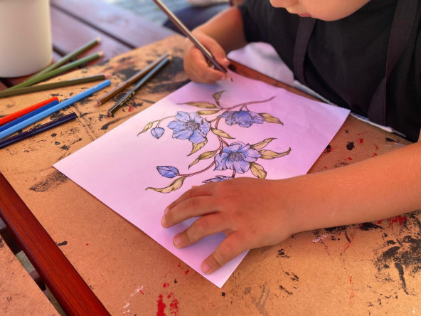 Ayvansaray Bahçe'de Anne-Çocuk Bitki Ressamlığı Atölyesi: Doğanın Renkleri Sanatla Buluşuyor