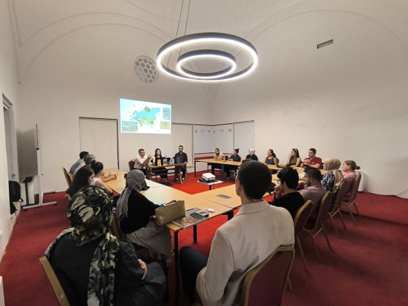 Medrese Davutpaşa'da Kitap Tahlil Programı: Amin Maalouf'un “Labirent: Batı ve Hasımları” Eseri Tarihsel ve Kültürel Boyutlarıyla İncelendi