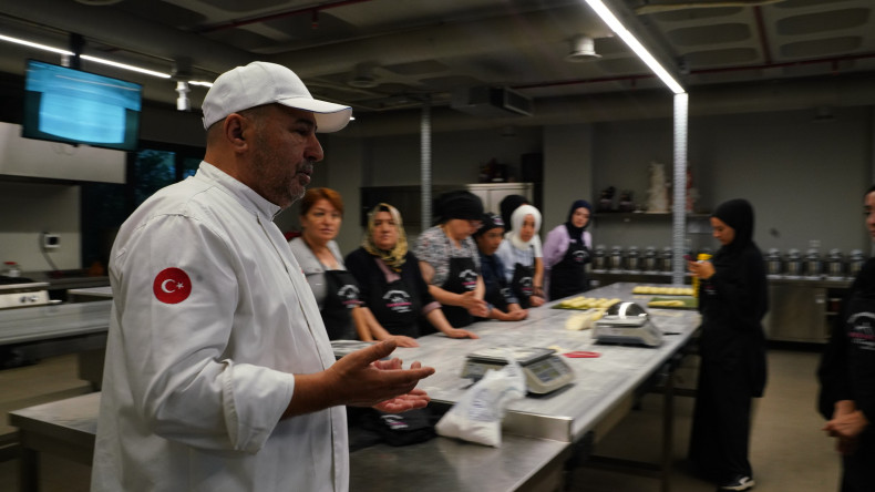 KARINCA El Emeği Eğitim Birimi ile GastroSanat'ta Mayalı Hamurun Ustalarıyla Lezzet Yolculuğu