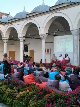 Medrese Davutpaşa, Şiir Gecesi'nde Vatandaşlarımızı Ağırlıyor