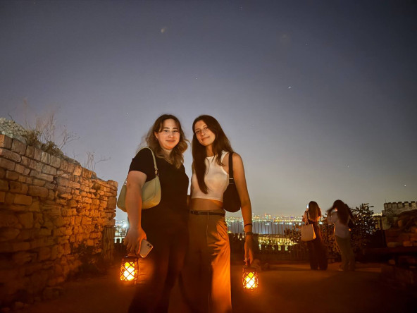 Ay Işığında Tarihî Bir Gece: Yedikule Hisarı'nda Fener Eşliğinde Yolculuk