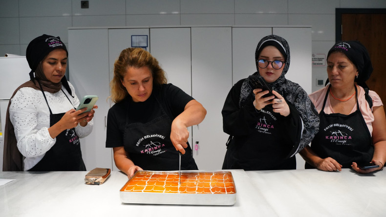 KARINCA El Emeği Eğitim Birimi'nden Silivrikapı'da Trileçeye Dair Her Şey: Gelenekten Tekniğe Uygulamalı Eğitim