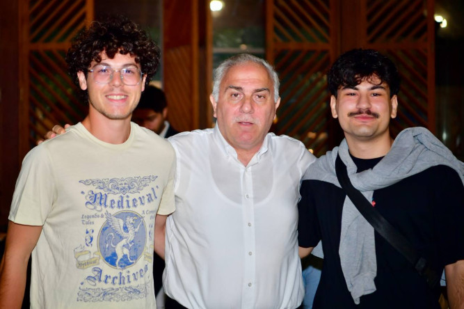 Başkan Turan, Yedikule Hisarı'nda Türkiye'nin Yunanistan'ı Mağlup Ederek EuroBasket Finaline Yükseliş Heyecanını Hemşehrileriyle Paylaştı