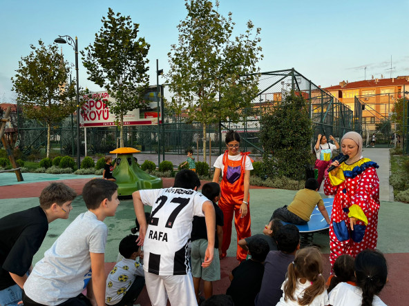 Süperbüs Karasurları Millet Bahçesi'nde Çocuklarımıza Bayram Havası Estirdi