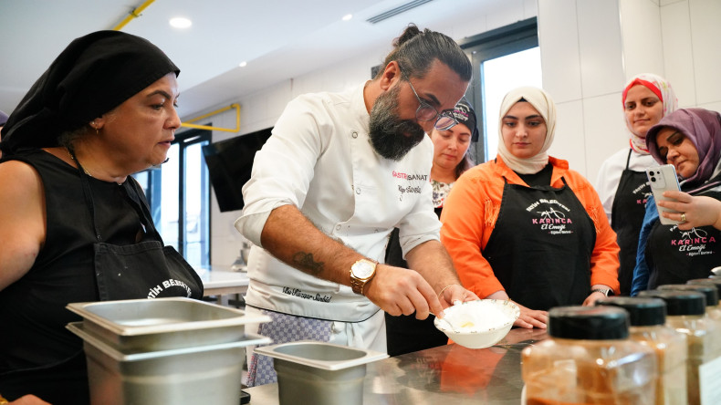 GastroSanat'ta Soğuk Meze Eğitimi: KARINCA El Emeği Eğitim Birimi ile Geleneksel Tatlar Buluşuyor