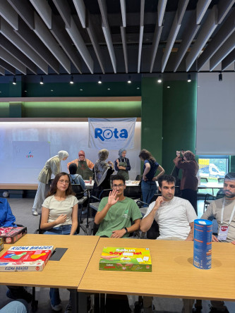 Neslişah Sultan Kültür Merkezi'ndeki “Uçuş Modu” Etkinliğinde Gençlerimiz Teknolojiden Uzaklaşıp Üç Saatlik Keyifli Bir Zaman Geçirdi