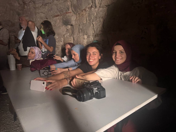 Işığın Yedikule Hisarı'ndaki Buluşması: Uzun Pozlama Fotoğraf Gecesi