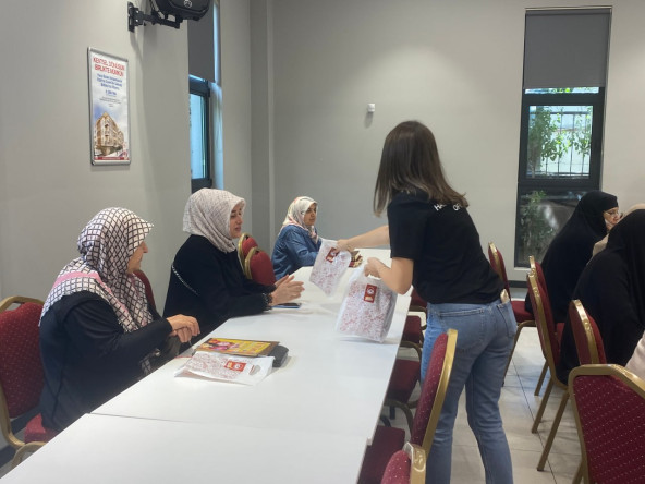 Fatih'te Cuma Sohbetleriyle Manevi Buluşmalar: Halkla İlişkiler Ofisimiz Kadınlara Yönelik Programlarını Sürdürüyor