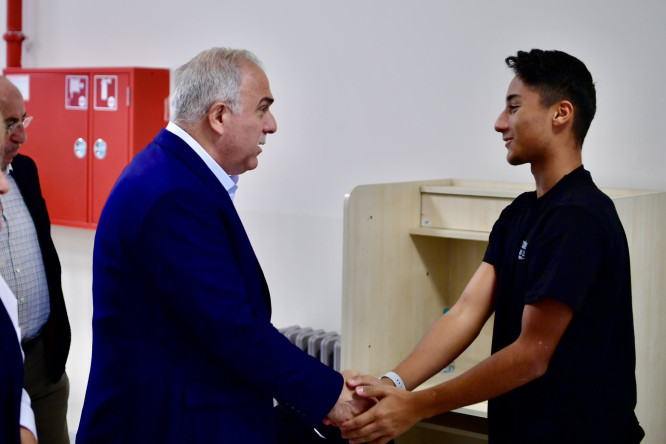 Başkan Turan, Fatih'in Yeni Eğitim Yuvası Seyyid Ömer Anadolu Lisesi'nde Yeni Dönem Sevincini Paylaştı