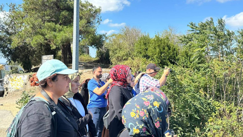 İstanbul'un Hikâyesi Kadraja Sığdı: KARINCA El Emeği Eğitim Birimi'nin Sokak Fotoğrafçılığı Atölyesi'nden Şehirle Dolu Bir Yürüyüş