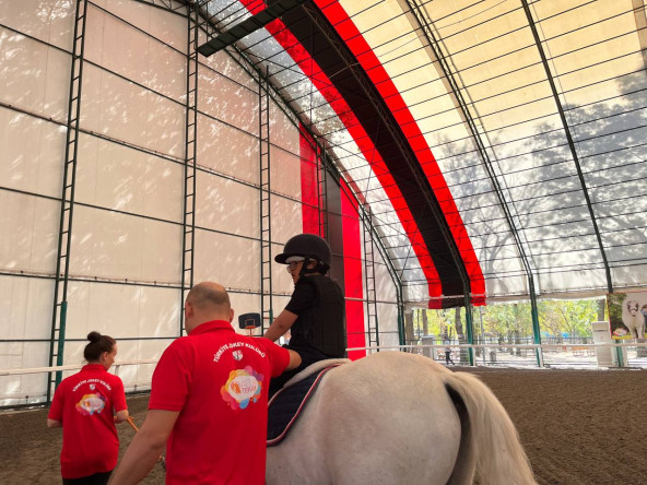 Özel Gereksinimli Çocuklarımız İçin Hipoterapi: Atlarla Sağlık Desteği